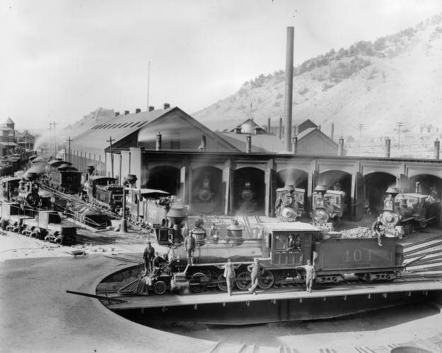 Denver & Rio Grande 409, 267, 404, 401, 274, 268, 280, etc. Salida, CO, 1890s. Denver Public Library collection