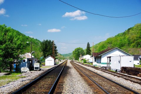 Oakvale-RR-tracks-wv