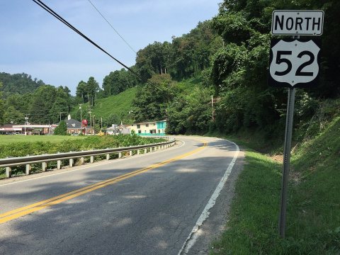 2017-07-22 10 23 37 View north along U.S. Route 52 (Central Avenue) at Old County Road in