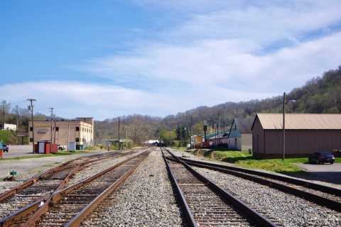 Danville-RR-tracks-wv
