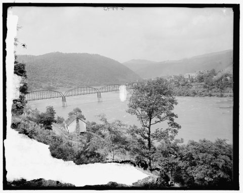 Down New River from Hinton, Chesapeake & Ohio Railway, Fayette, W. Va