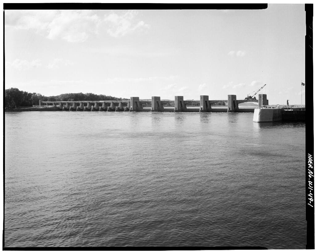 Upper Mississippi River 9-Foot Channel, Lock & Dam No. 8, On Mississippi River near Houston County, MN