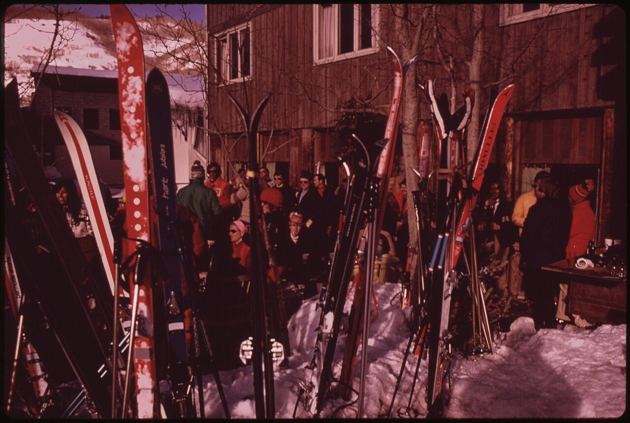 Outside Donovans Cafe 02-1974