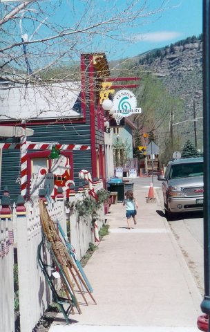 Top of the Rockies - Shops in