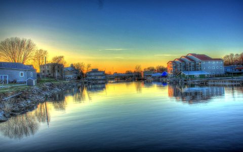 Gfp-Wisconsin-algoma-dusk-in-the-harbor
