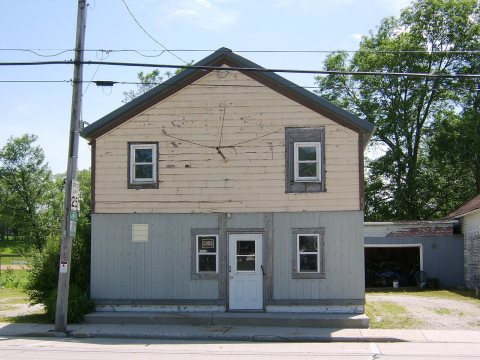 Former Hamilton Laundromat- Mishicot, WI - Flickr - MichaelSteeber