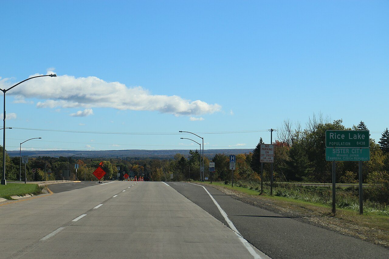 Rice Lake Wisconsin Sign WIS48 Looking East
