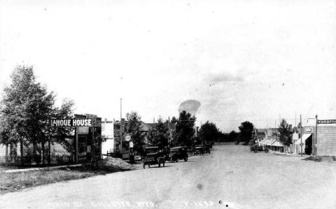 Postcard - Main St. Gillette, Wyo. (front)