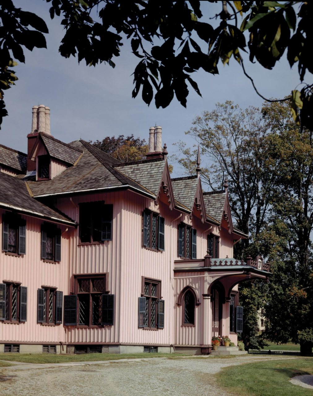 Roseland Cottage, Route 169