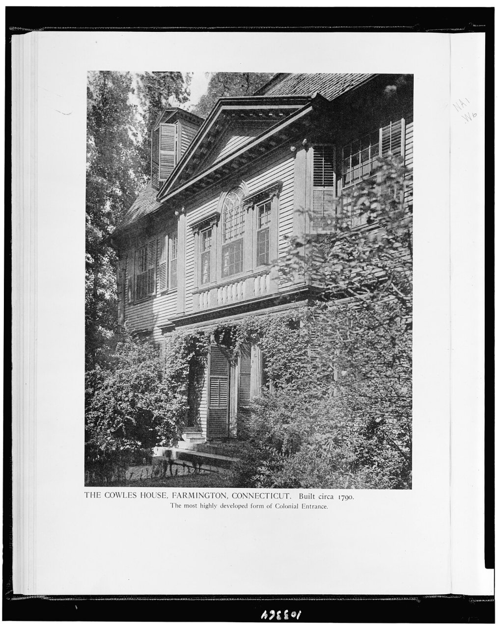 The Cowles House, Farmington, Connecticut. Built circa 1790. The most highly developed form of colonial entrance