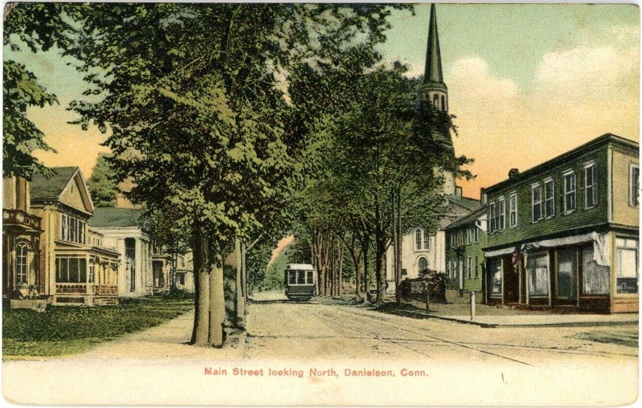 Streetcar on Main Street, Danielson - postcard (2)