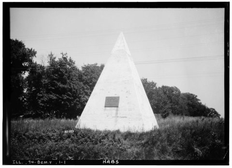 HISTORIC AMERICAN BUILDINGS SURVEY E.E. LUNDEEN, PHOTOGRAPHER JULY 10,1935. LINCOLN - DOUGLAS ROAD MARKER - VIEW FROM W…