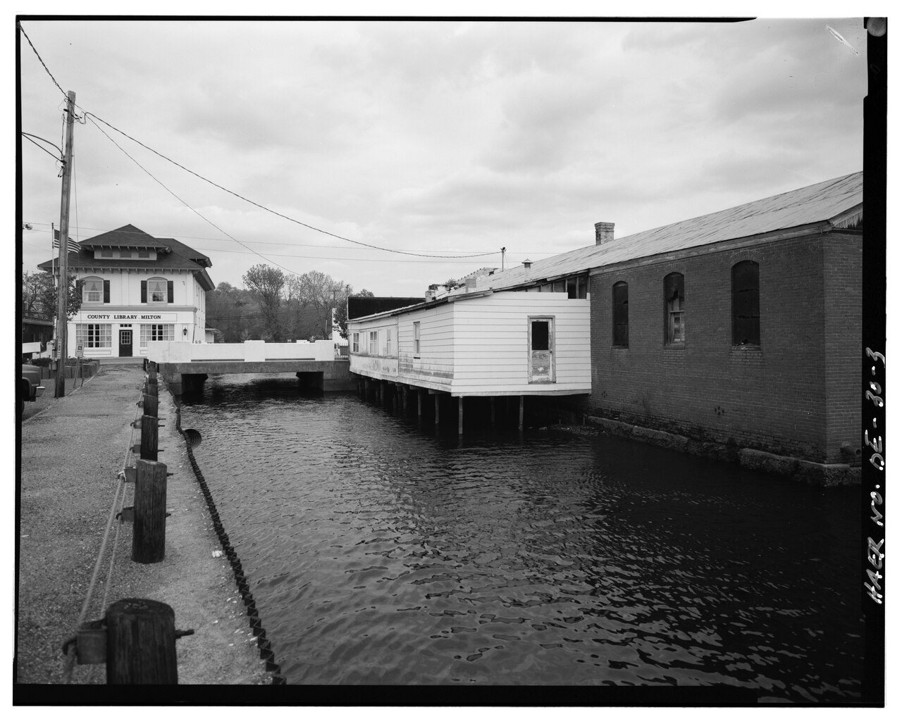 VIEW EAST, LOOKING AT ENTIRE WEST SIDE OF BRIDGE - Red Bridge, Spanning Broadkill River at Union Street (State Road No.…