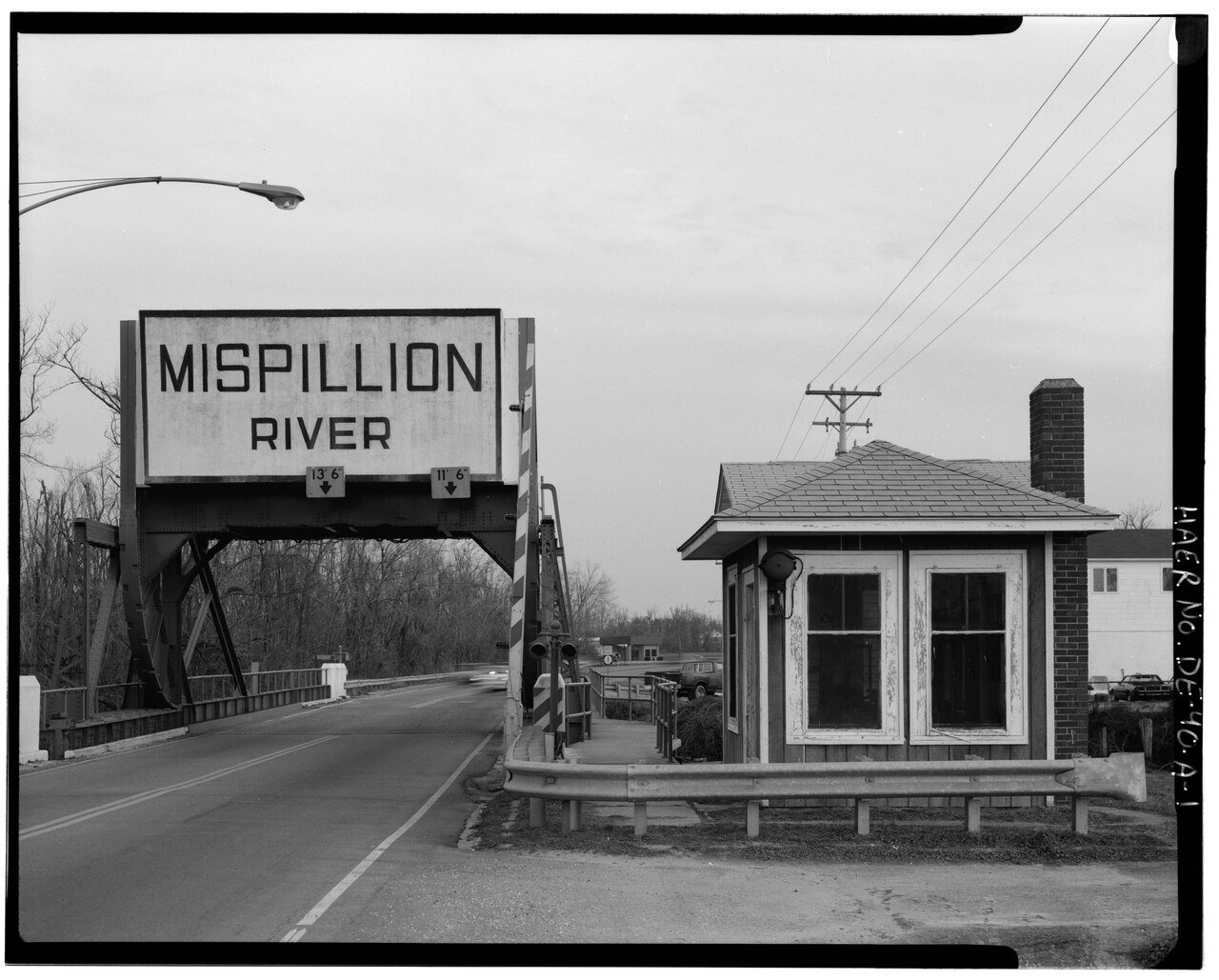 BUILDING IN CONTEXT, VIEW SOUTH - Delaware State Bridge No. 21A, Operator's House, Spanning Mispillion River at Rehobot…