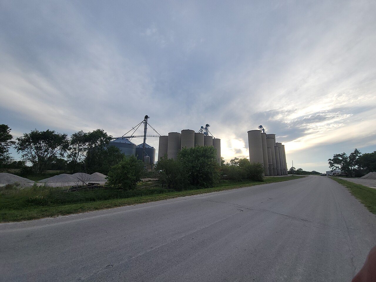 Berry Illinois skyline wide 2026-05-29