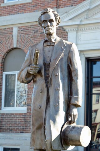 Statue of Lincoln, Marshall, IL, US (02)