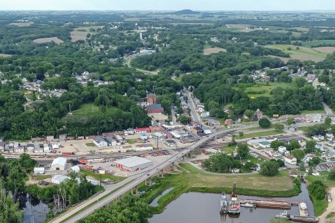 East Dubuque, Illinois (IL 35 crop)