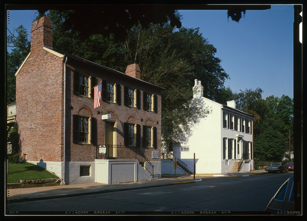 Robinson-Schofield House, 221 West Second Street