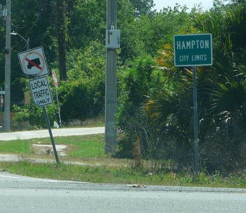 Hampton, Florida City Limits on EB CR18