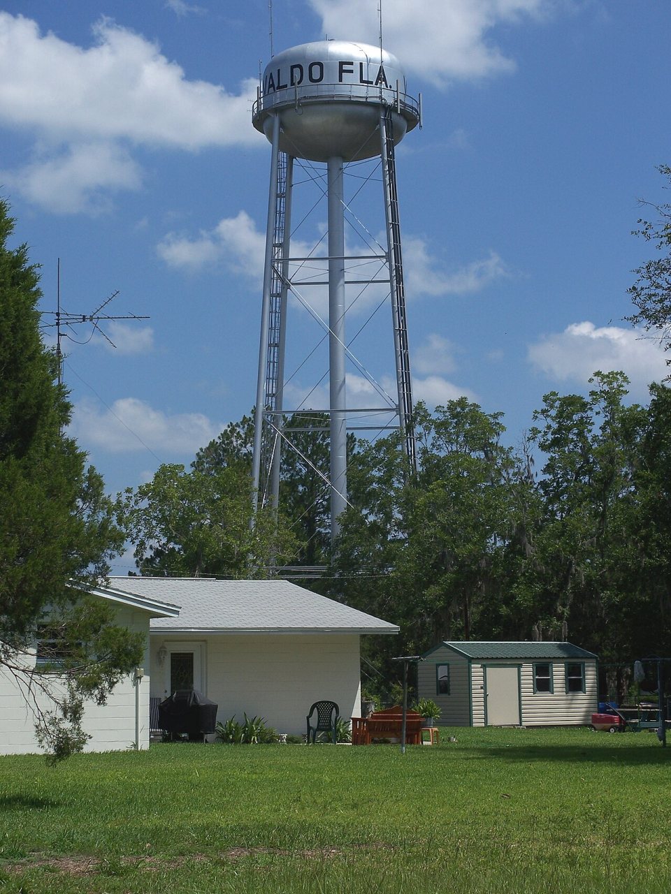 Waldo water tower01
