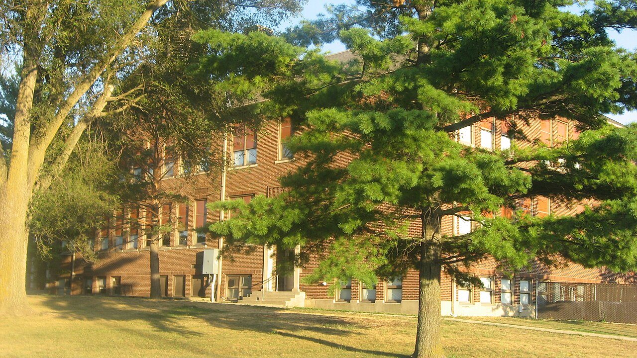 Center Township Grade and High School at Mays