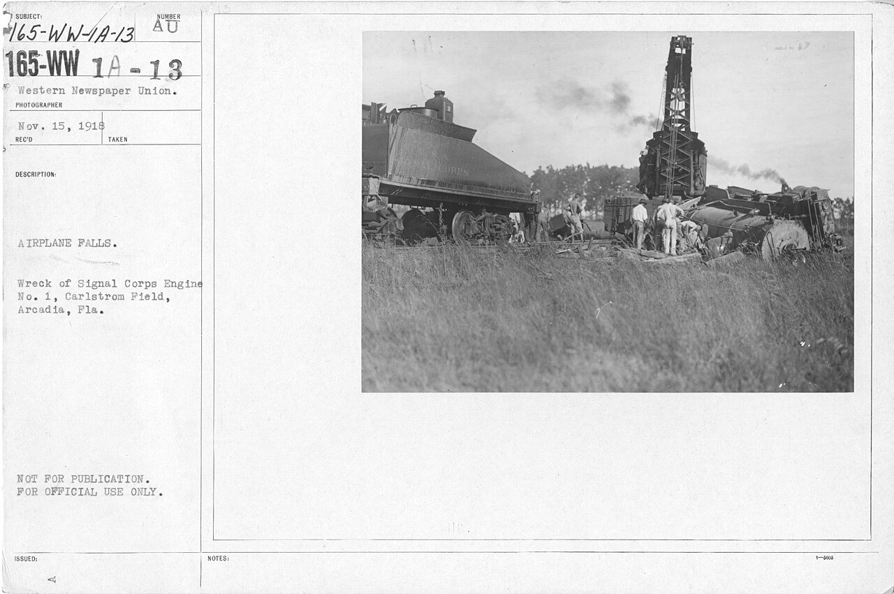 Airplanes - Accidents - Airplane falls. Wreck of signal corps engine No. 1, Carlstrom Fields, Arcadia, Fla