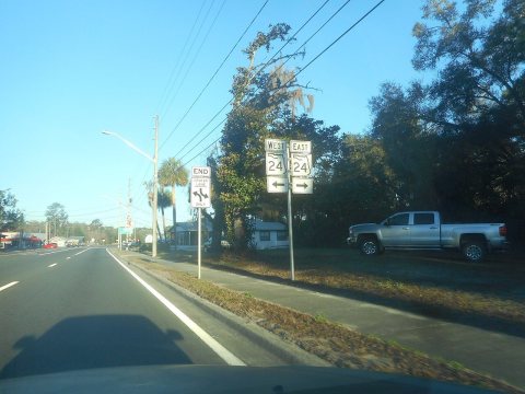 NB US Alt 27 near FL 24; West to East Directional Signs