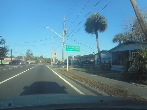 NB US Alt 27 near FL 24; Signs to Cedar Key and Archer
