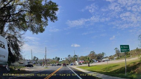 FL24 SB Directional road sign Williston Chiefland, Bronson dashcam