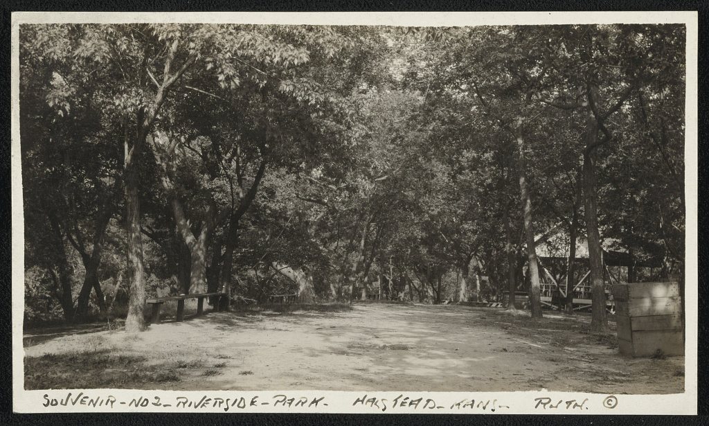 Souvenir - No. 2 - Riverside - Park. Halstead - Kans