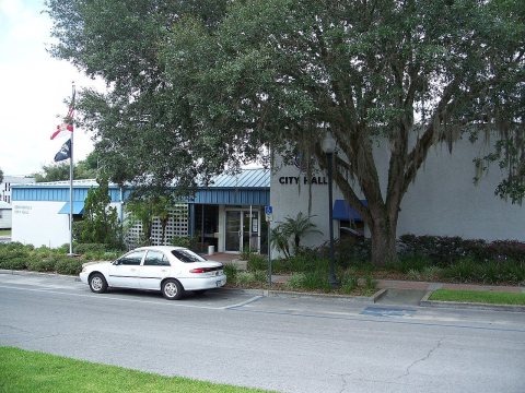 Zephyrhills City Hall hall01