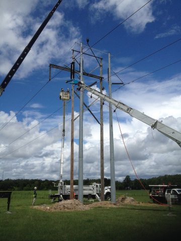 230KV energized barehand structure change outs in Perry, FL-Foreman- Wade Lyons-Lead Lineman- Julius Thompson 2013-07-2…