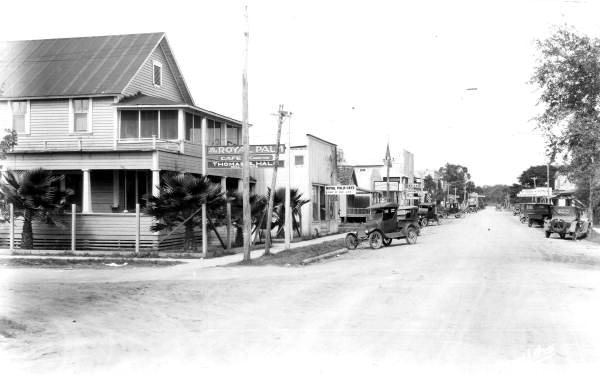 Royal Palm Hotel, Bridge Street, LaBelle, Florida (1925)