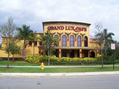 Grand Lux Cafe