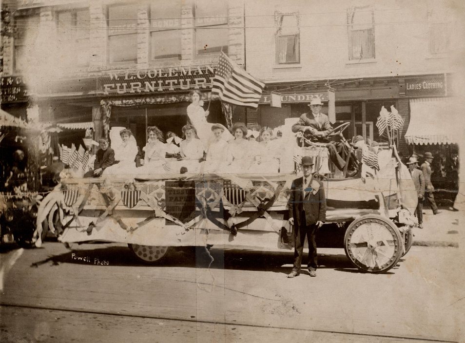 Smith Paper Company Parade in 1900