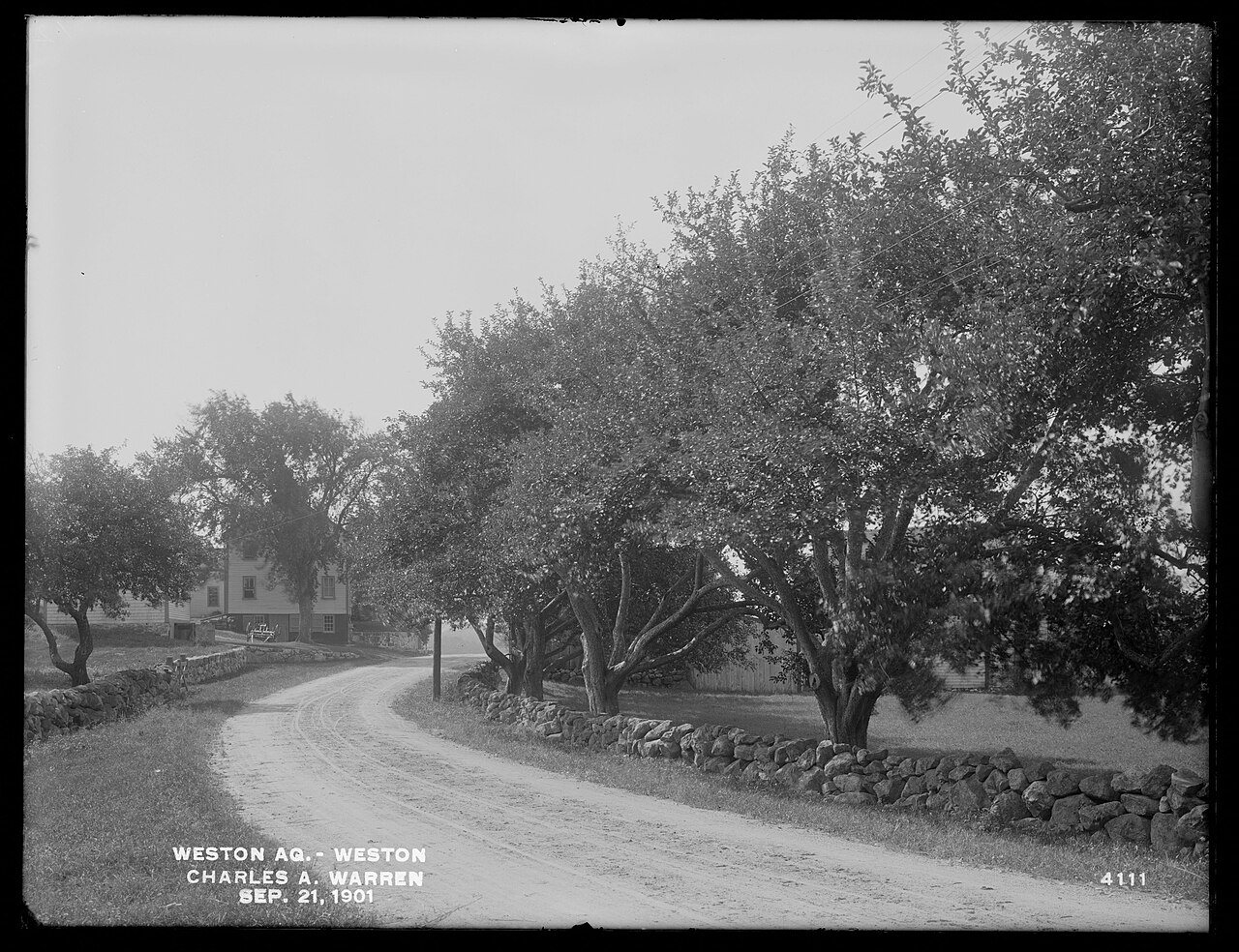 Weston Aqueduct, Charles A. Warren's house and barn, on Newton Street, looking southerly, Weston, Mass., Sep. 21, 1901 …