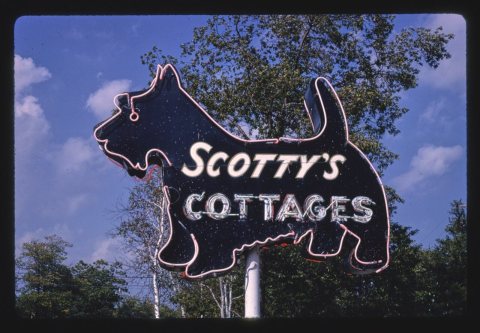 Scotty's Cottages sign