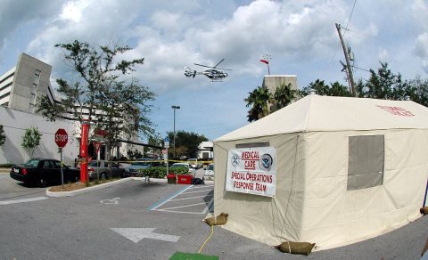 FEMA - 10509 - Photograph by Jocelyn Augustino taken on 09-08-2004 in Florida