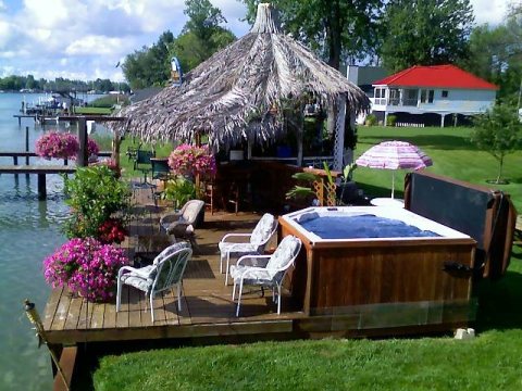 Tiki Bob's from N