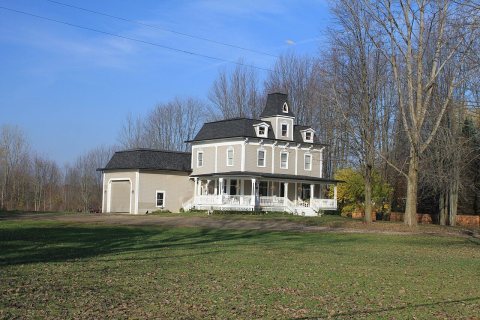 Rural Residence, Rushton Road, Green Oak Township, Michigan