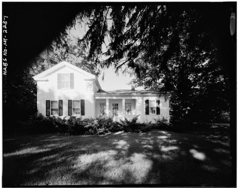 516 Hogsback Road (House)