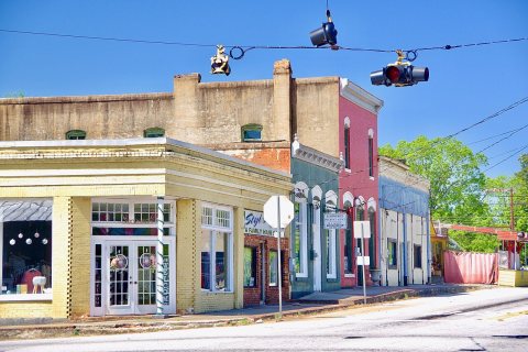 Ila-Main-St-block