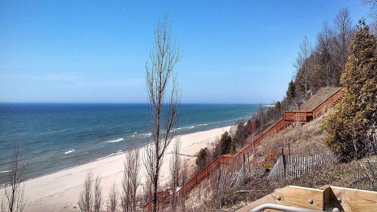End of Grace Road - panoramio (1)
