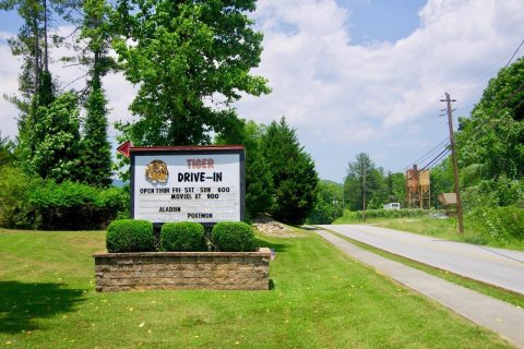 Tiger-Drive-In-sign-ga