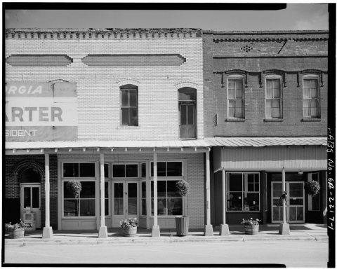 EAST PORTION OF NORTH FRONT AND ADJACENT BUILDING TO EAST - Lunsford-French-Timmerman General Store, Main Street
