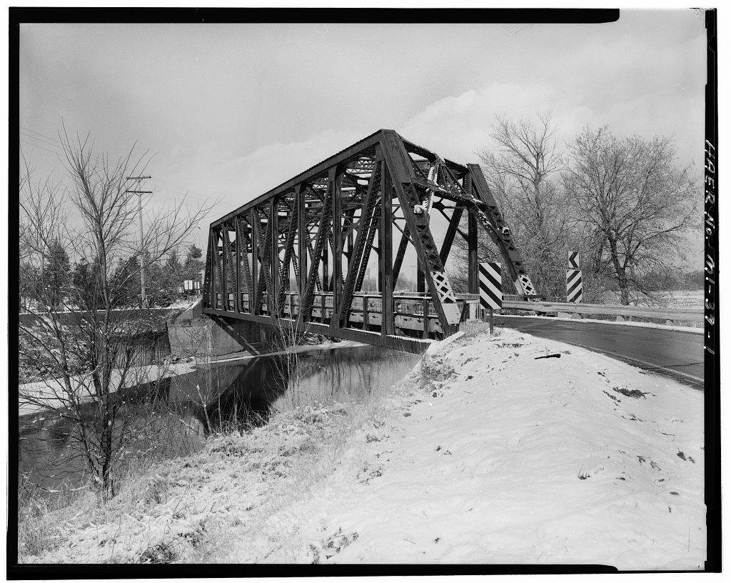Sheridan Road Bridge, Spanning Flint River
