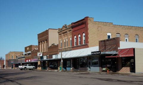 Street scene in downtown Windom, Minnesota