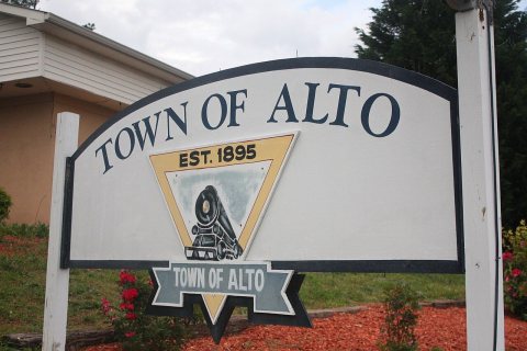 Town of Alto sign