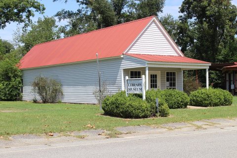 Jakin Library and Museum