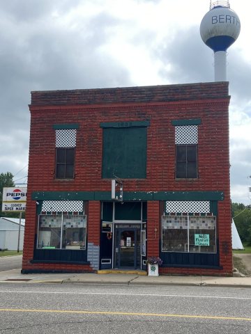 Corner Super Market and water tower